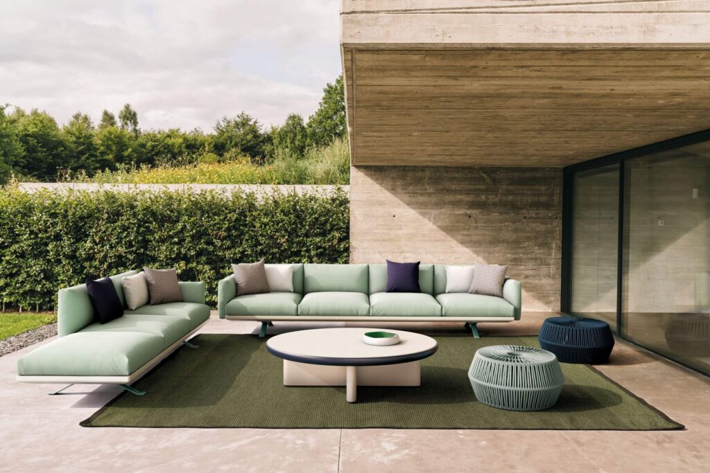 Kettal Boma sofa bank Zig zag pouff - Designverlichting en luxe tuinmeubels bij Paardekooper-Hulst. Gevestigd in Naarden-Vesting op het terrein van ’t Arsenaal van Jan des Bouvrie.