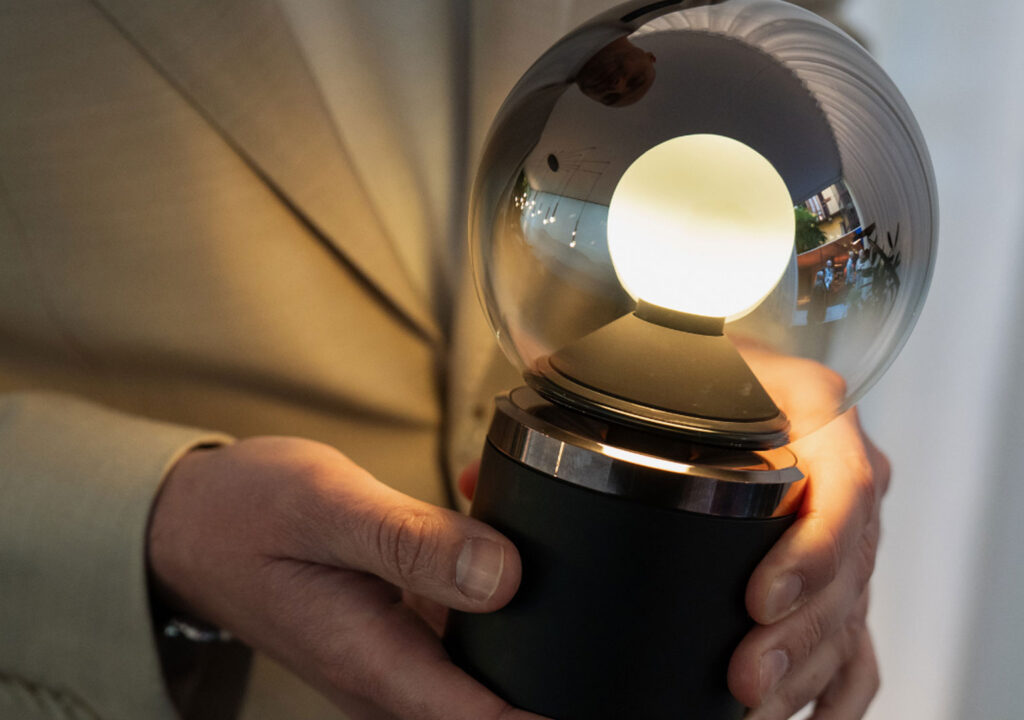 Occhio Luna pura portable wireless tafellamp design verlichting