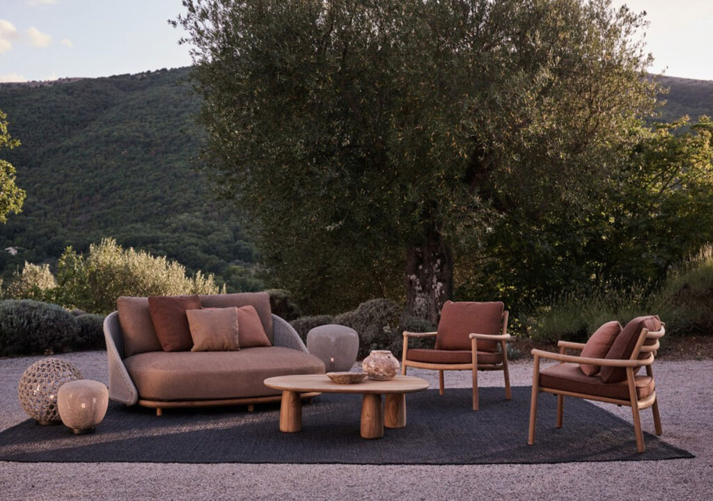 Tribu Elio outdoor sofa Ukiyo loungechair Dunes sidetable coffeetable buitenmeubelen